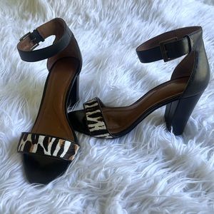Tahari animal print calf hair leather chunky heels sandals size 7
